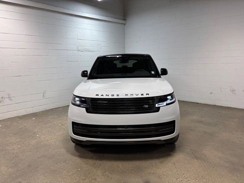 New 2025 Land Rover Range Rover SE image 3