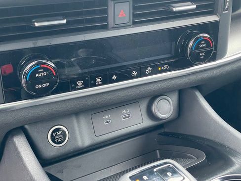 Certified 2023 Nissan Rogue SV AWD/4WD image 18