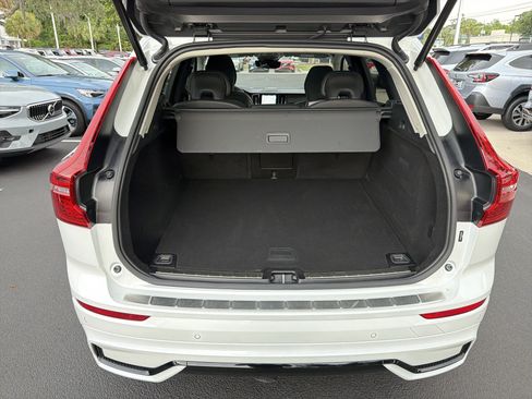 Certified 2024 Volvo XC60 B5 Plus w/ Protection Package Premier AWD/4WD image 34