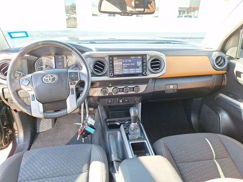Used 2020 Toyota Tacoma SR5 image 21