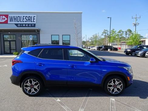 Used 2021 Kia Seltos S AWD/4WD image 3