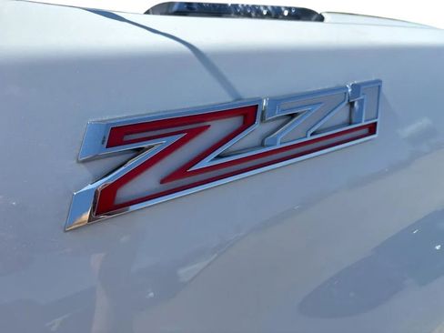 Used 2021 Chevrolet Silverado 2500 LT w/ Z71 Off-Road Package AWD/4WD image 11