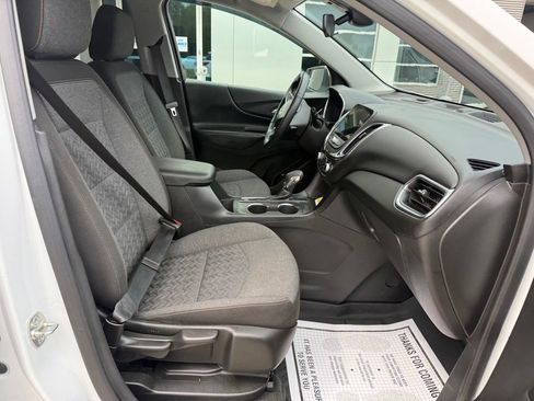 Used 2024 Chevrolet Equinox LT AWD/4WD image 12
