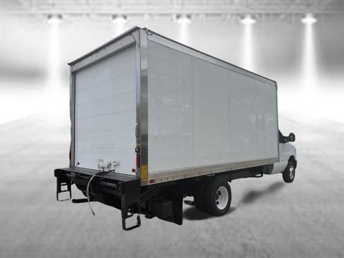 Used 2024 Ford E-450 and Econoline 450 Super Duty w/ Power Windows & Locks Group RWD image 5