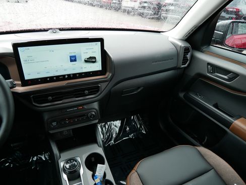 Used 2025 Ford Bronco Sport Outer Banks w/ Outer Banks Tech Package+ image 11