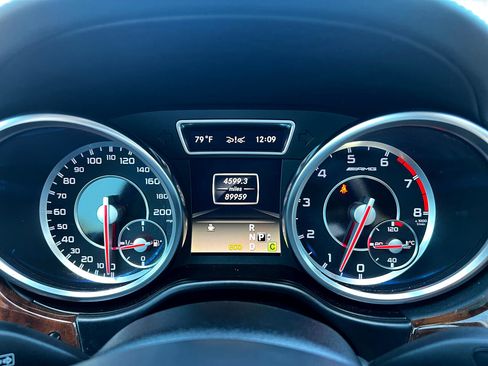 Used 2012 Mercedes-Benz ML 63 AMG 4MATIC image 12