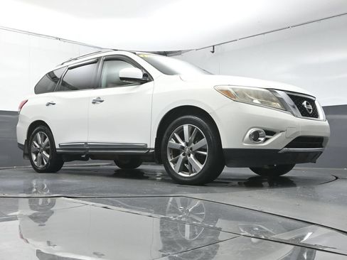 Used 2014 Nissan Pathfinder Platinum w/ Platinum Premium Package AWD/4WD image 41