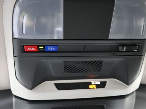 Used 2025 Subaru Crosstrek 2.0i Premium image 27