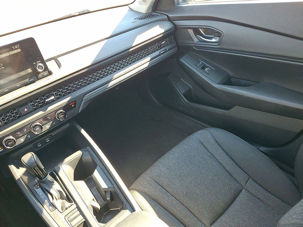 Used 2023 Honda Accord EX image 11