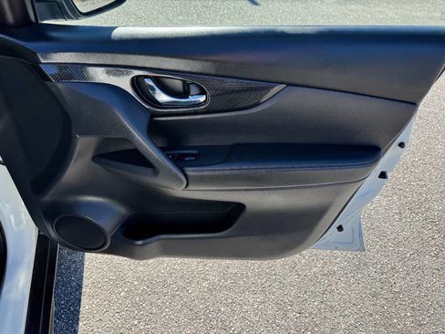 Used 2019 Nissan Rogue SL w/ Premium Package image 47