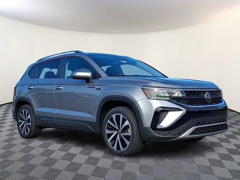 Used 2023 Volkswagen Taos SE w/ Panoramic Sunroof Package AWD/4WD image 1