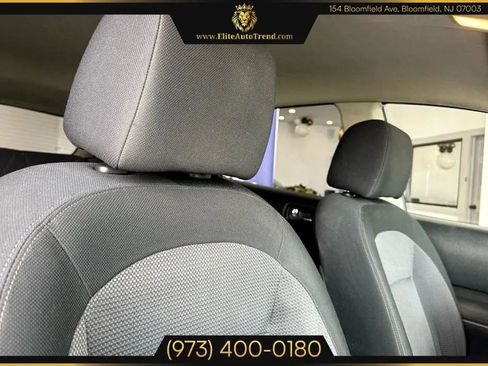 Used 2013 Nissan Rogue SV image 21