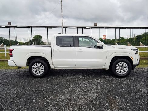 Used 2023 Nissan Frontier SV w/ Technology Package RWD image 4