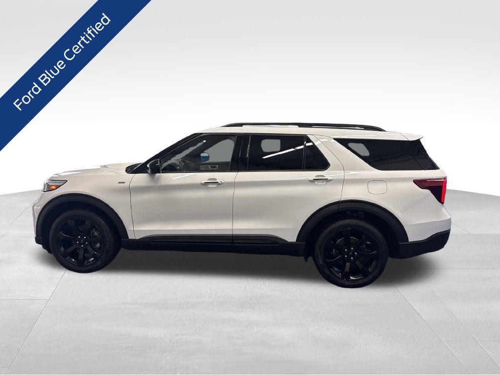 Used 2023 Ford Explorer ST-Line w/ Class IV Trailer Tow Package AWD/4WD image 2