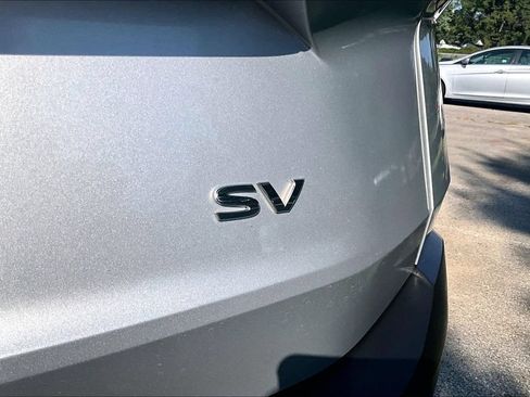Used 2021 Nissan Rogue SV FWD image 9