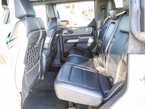 Used 2022 Ford Bronco Badlands image 18