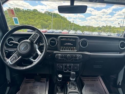 Used 2023 Jeep Wrangler Unlimited Sahara w/ Cold Weather Group AWD/4WD image 14