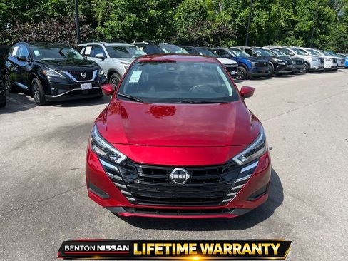 Used 2025 Nissan Versa SV w/ Trunk Package FWD image 9