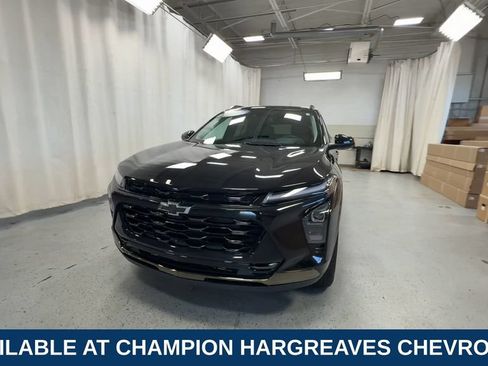 Used 2025 Chevrolet Trax ACTIV w/ Driver Confidence Package FWD image 3