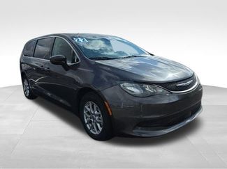 Used 2022 Chrysler Voyager LX FWD video 2