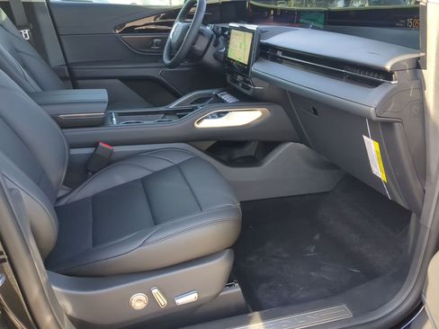 New 2026 Lincoln Nautilus Premier image 23