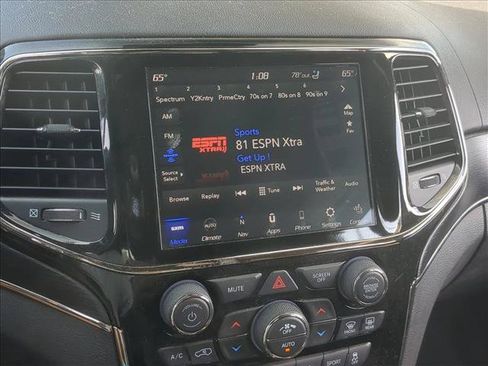 Used 2020 Jeep Grand Cherokee High Altitude AWD/4WD image 10