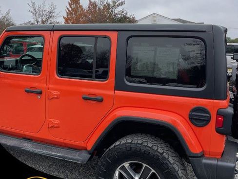 Used 2018 Jeep Wrangler Unlimited Sahara w/ Dual Top Group image 12