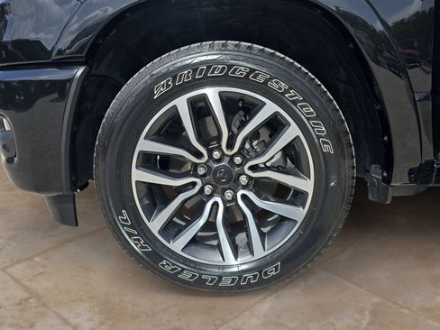 Used 2026 RAM 1500 Limited w/ Body Color Bumper Group AWD/4WD image 30