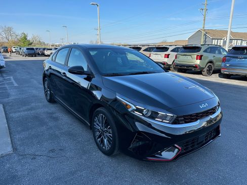 Used 2023 Kia Forte GT-Line w/ GT-Line Premium Package image 3