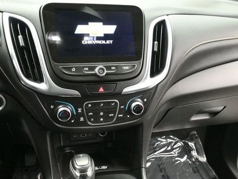 Used 2020 Chevrolet Equinox Premier image 19
