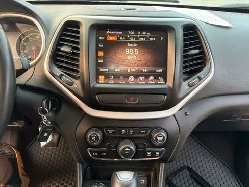 Used 2016 Jeep Cherokee Trailhawk AWD/4WD image 20