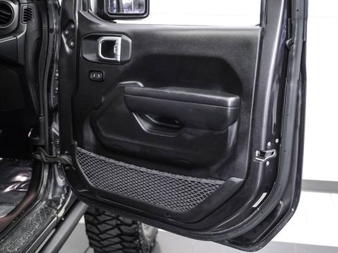 Used 2023 Jeep Gladiator Willys image 47