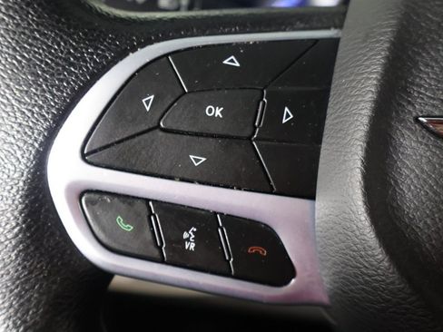 Used 2021 Chrysler Voyager Lxi image 28