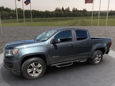 Used 2017 Chevrolet Colorado W/T w/ Custom Special Edition RWD image 2