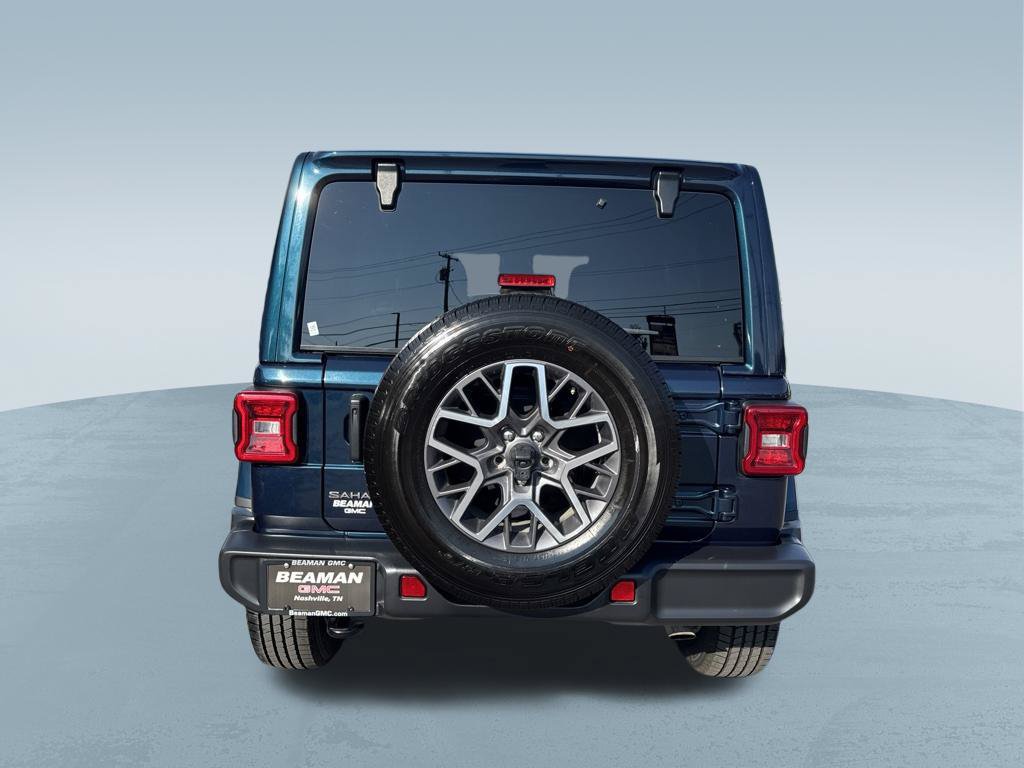 Used 2025 Jeep Wrangler Unlimited Sahara AWD/4WD image 7