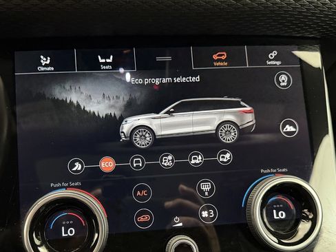 Used 2018 Land Rover Range Rover Velar S image 33