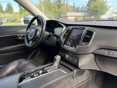 Used 2020 Volvo XC90 T5 Momentum AWD/4WD image 21