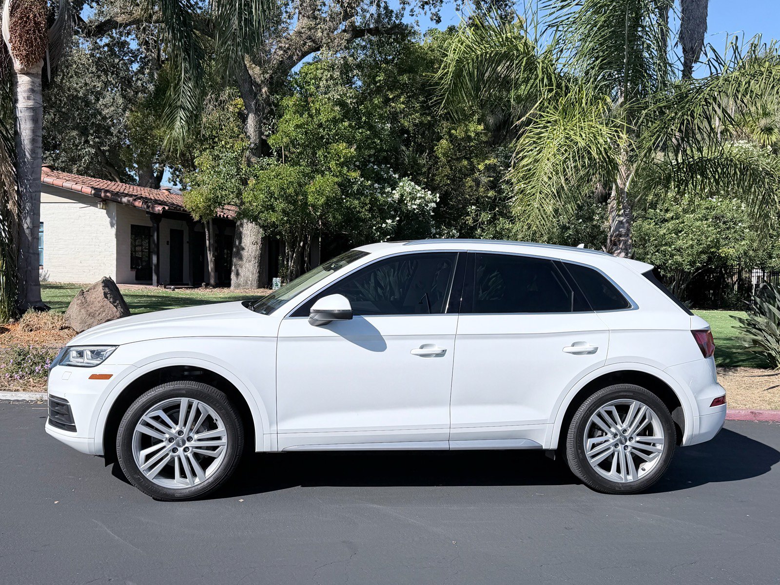 Used 2018 Audi Q5 2.0T Premium Plus AWD/4WD image 2