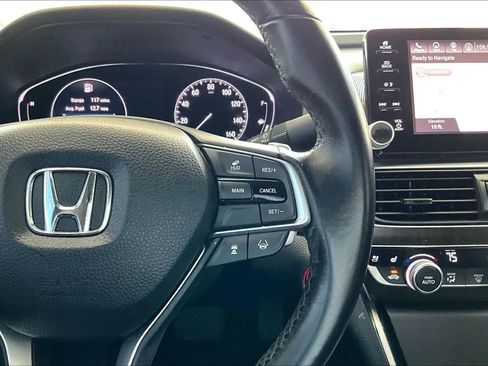 Used 2018 Honda Accord Touring image 11