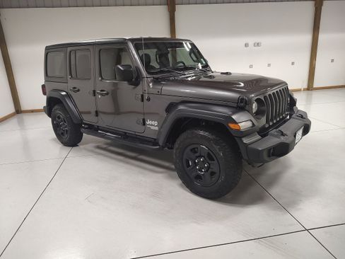 Used 2020 Jeep Wrangler Unlimited Sport image 2