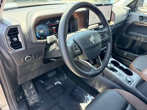 Used 2025 Ford Bronco Sport Outer Banks AWD/4WD image 26