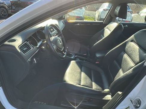 Used 2017 Volkswagen Jetta SEL image 22