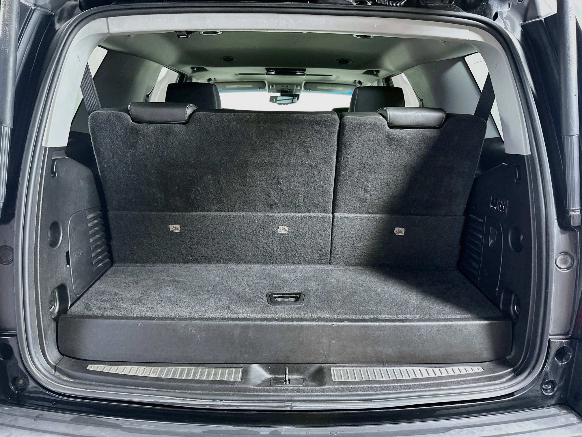 Used 2018 Chevrolet Tahoe Premier AWD/4WD image 28