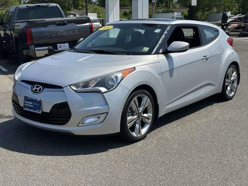 Used 2016 Hyundai Veloster w/ Option Group 03 FWD image 4