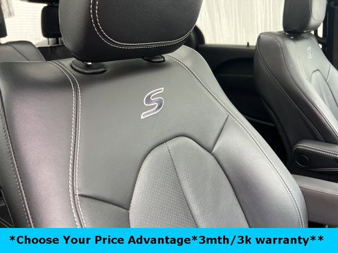 Certified 2022 Chrysler Pacifica Touring-L w/ S Appearance Package image 29