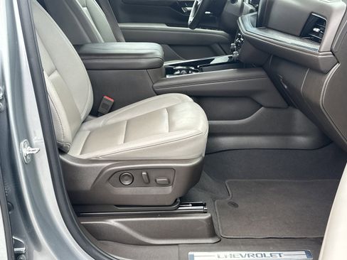 Used 2025 Chevrolet Tahoe LT image 13