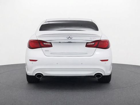 Used 2018 INFINITI Q70 L 3.7 AWD/4WD image 3