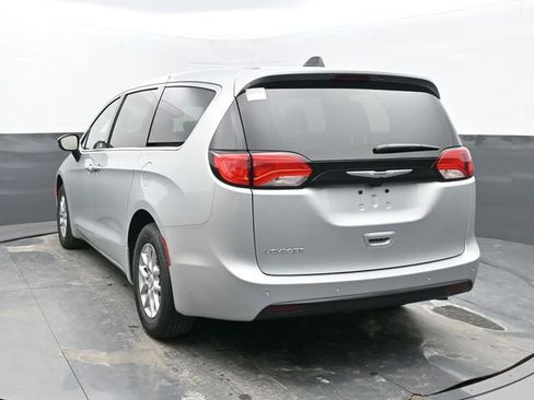New 2026 Chrysler Voyager LX image 4