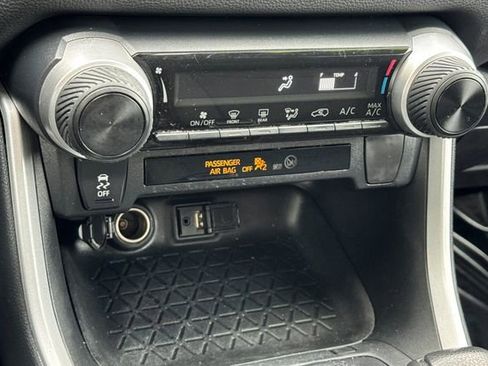 Certified 2019 Toyota RAV4 LE image 23