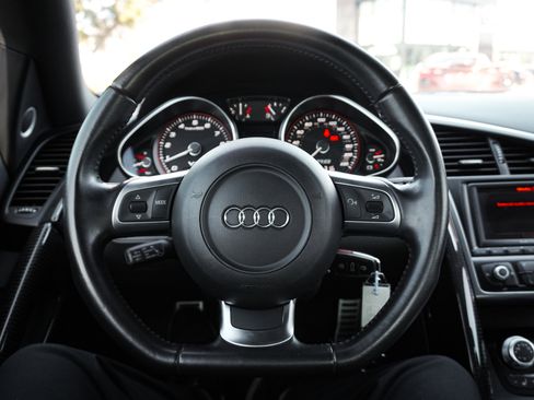 Used 2010 Audi R8 V10 image 20